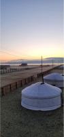 Tsaatan - Mother's Traditional Ger - Bed and Breakfast