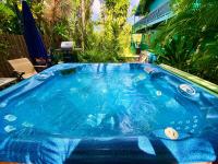 Gated Tropical Estate in Kailua Kona with Hot Tub - B&B Kailua-Kona