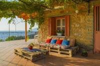 Coastal Stone Residence with Spectacular Scenery - Chambres d’hôtes Kitriaí