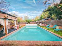 Appartement dans maison individuelle, piscine - B&B