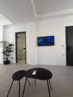 Drop out - B&B Ermoúpolis