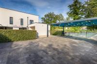 Villa Luce Verde by Villsy - with pool, sauna and jacuzzi - B&B Kirmenjak
