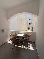 One-Bedroom Deluxe Apartment