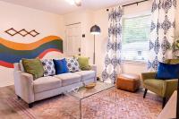 Artist's Bungalow - 1/2 mi from Covington Square - Ferienwohnung Covington