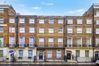 Stylish London Basement Flat with Patio near Edgware Road & 6mins walk to Marble Arch Station - B&B