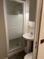 studio cabine 4 personnes à 50m du port et 100m de la plage - B&B Arcachon