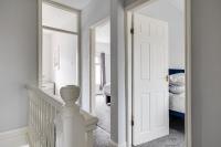 Bentley Terrace by YourStays, perfect for Bentley Motors! - B&B Church Coppenhall