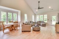 5 Mi to Memorial Stadium and Beach Modern Townhome - B&B