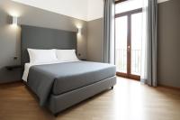 Piazza Carità - Ferienwohnung Neapel