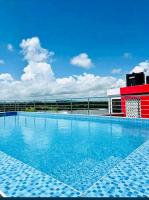 Mtwapa Rooftop Pool Studio with FastWI-FI and Free parking - B&B