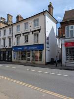 Bright Apartments Near Farnham Castle by StayStayStay - B&B