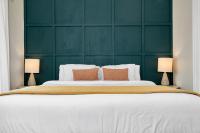 Downtown Retreat #6 - Walk to Main, Shared Pool & Hot Tub - B&B Fredericksburg