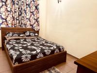 Three-Bedroom Apartment with Balcony
