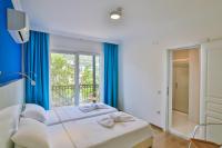 Zweibettzimmer mit Balkon
