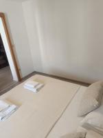 One-Bedroom Apartment - Sea Side