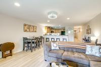 23-Mile Canal On-Site Condo in Ocean Shores! - B&B Ocean Shores