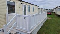 Spacious 6 Bed Caravan with Decking - B&B
