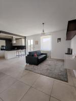 Appartamento con piscina - I Versanti Apartment - B&B Alice Bel Colle
