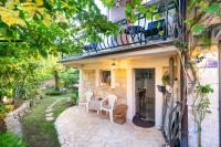 Private Stone Cottage with Garden and BBQ - B&B
