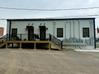 Cozy Cure Apartment in Downtown and Historic Pilot Mountain - B&B