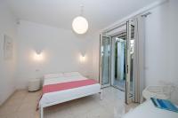 Superior One-Bedroom Apartment