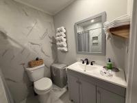 Deluxe Queen Suite