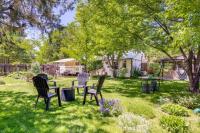 Las Animas Studio with Lush Backyard Paradise! - Chambres d’hôtes Las Animas