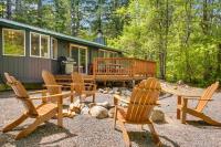 PackShack - Cozy Ski Cabin Mins from White Pass home - Bed and Breakfast Packwood