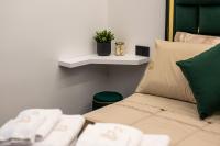 Habitación con cama extragrande.