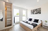 Large 4 Bedroom Apartment near metro - only 30 minutes to Paris and Disneyland - B&B Créteil