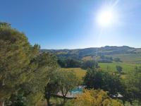 Country House "I luoghi dell' anima"con piscina e giardino - B&B Montottone