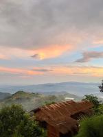 ASA Private Homestay - บ้านนายพราน แนววินเทจ - Bed and Breakfast Ban Huai Khai