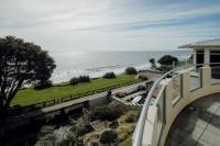 Wanaka Beachouse - stay next to the sand - Bed and Breakfast New Plymouth