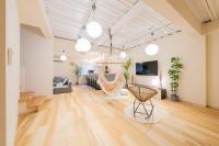 里 家族で利用大きなお風呂 無料Netflix ベッド13台 寝室5つ バスルーム3台 道頓堀4分 - B&B Osaka