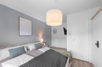 One-Bedroom Apartment with Lake View