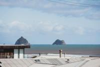 Holiday on Hamblyn - 2 BR home near Fitzroy Beach - B&B