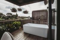 Desirable on Devon - award-winning luxury in CBD - B&B