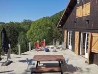 Le Chalet D'en Paradis - Bed and Breakfast Serrières-sur-Ain