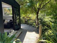 Huatoki Hideaway Peaceful Central Location - B&B New Plymouth