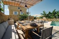 Kukutseli Country Living by WhiteDream Villas - Bed and Breakfast Plátonas