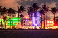 Heart of the Ocean Drive 1BDR Rooftop Pool with cabanas - B&B Miami Beach