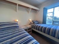 Zweibettzimmer mit Bad