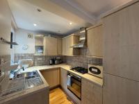 Bright 2 Bedroom Flat in Central London - B&B