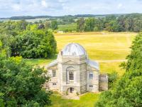 A Duke's Spectacular grand folly - The Temple - B&B Euston
