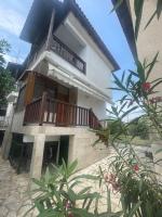 White Mesonette Athitos - B&B Afytos
