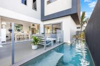Luxury Living with Heated Pool in Birtinya - B&B Kawana Waters