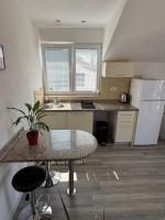 Apartamento de 1 dormitorio con terraza y vistas al mar