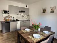 Appartamento con 2 Camere da Letto e Balcone