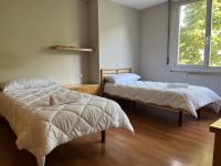Kleines Zweibettzimmer
