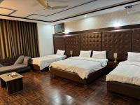 Deluxe Family Suite